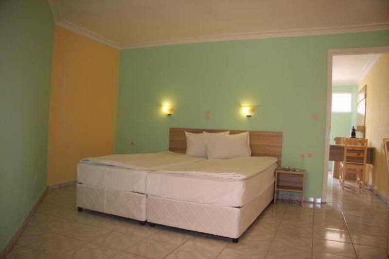 Tereza Hotel 라가나스 외부 사진